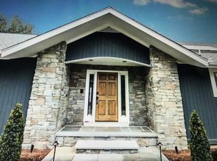 22 Foxhill Ln, Wilmington, DE 19807