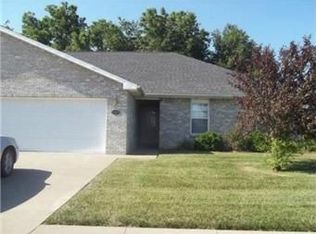 1401 Reynolds Rd, Marshall, MO 65340