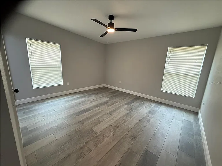 225 E Warren Ave — Photo 23