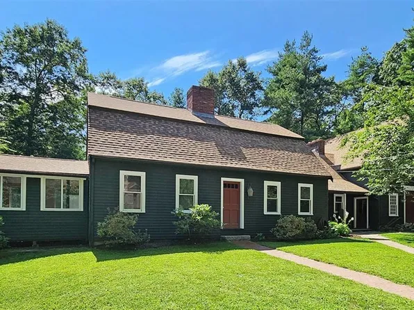 58 Walnut St, Middleboro, MA 02346