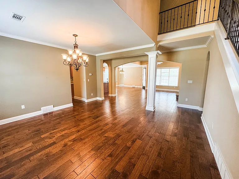 4435 Chestnut Hill Dr — Photo 3