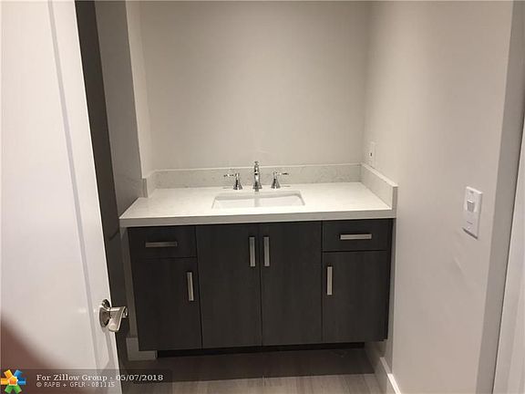 3rd image of 3332 NE 33rd St APT 3