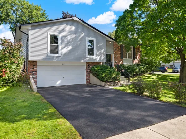 8119 Eastwood Ln, Woodridge, IL 60517