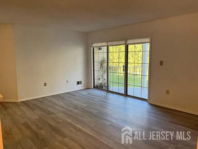 93 Clay St — Photo 10