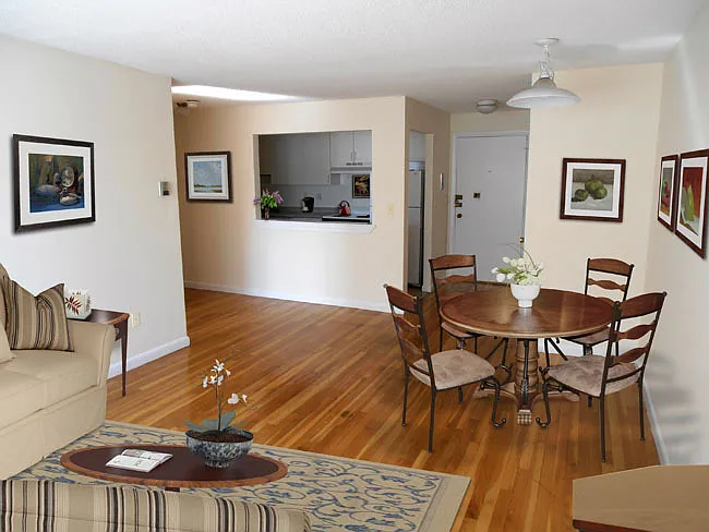 Dustin Street Apartments — Photo 2