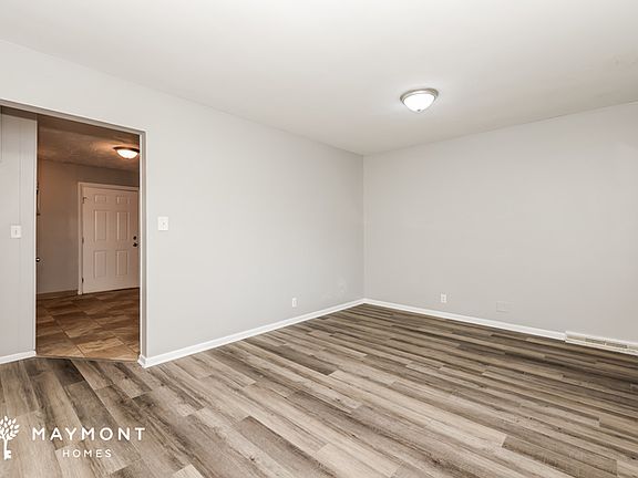 5th image of 367 Mary Lane Cir