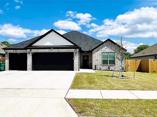 1320 Marjorie St, Bentonville, AR 72713