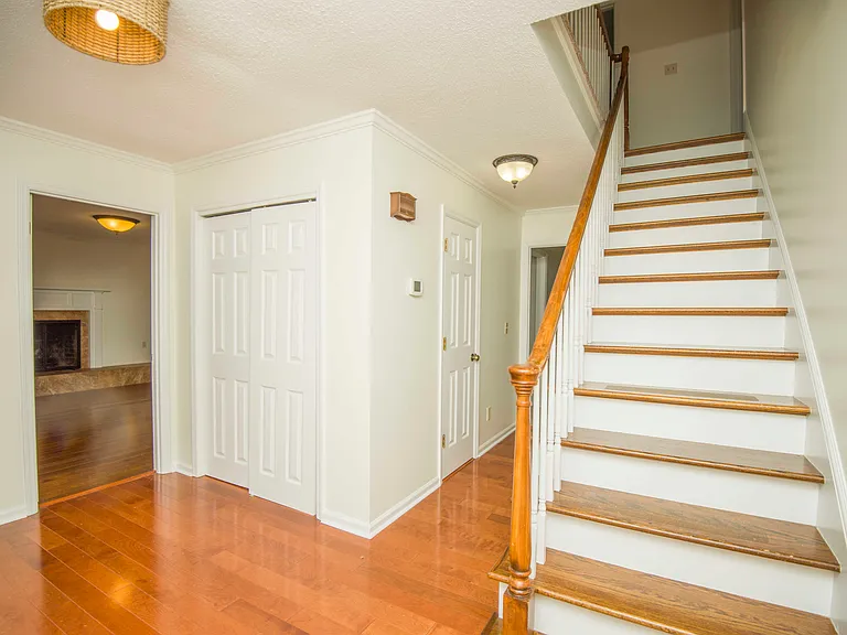 11144 Pleasant Forest Dr — Photo 6