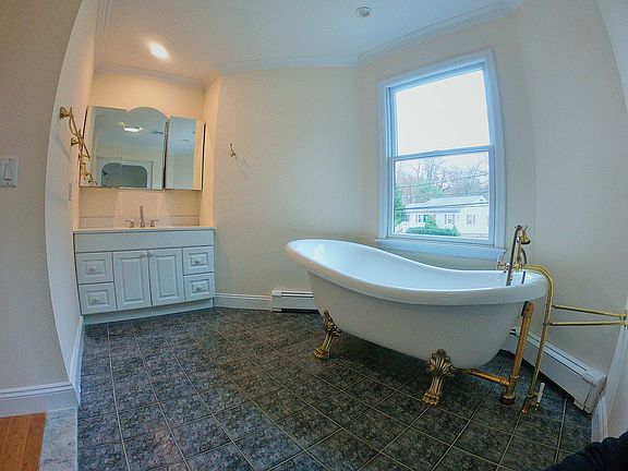 Master bedroom bathroom 