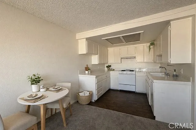 1530 W 204th St #3 — Photo 3