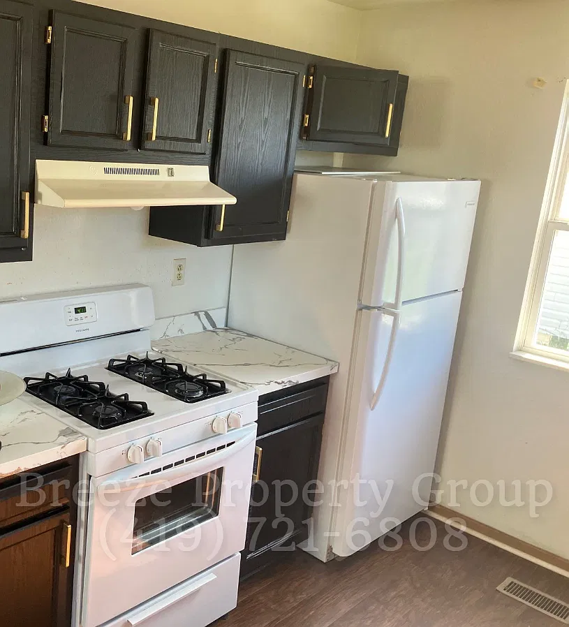 4 bed, 1.5 bath, 1390 sqft, $1,195 — Photo 3