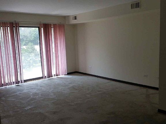 2nd image of 3241 Milwaukee Ave APT 1E