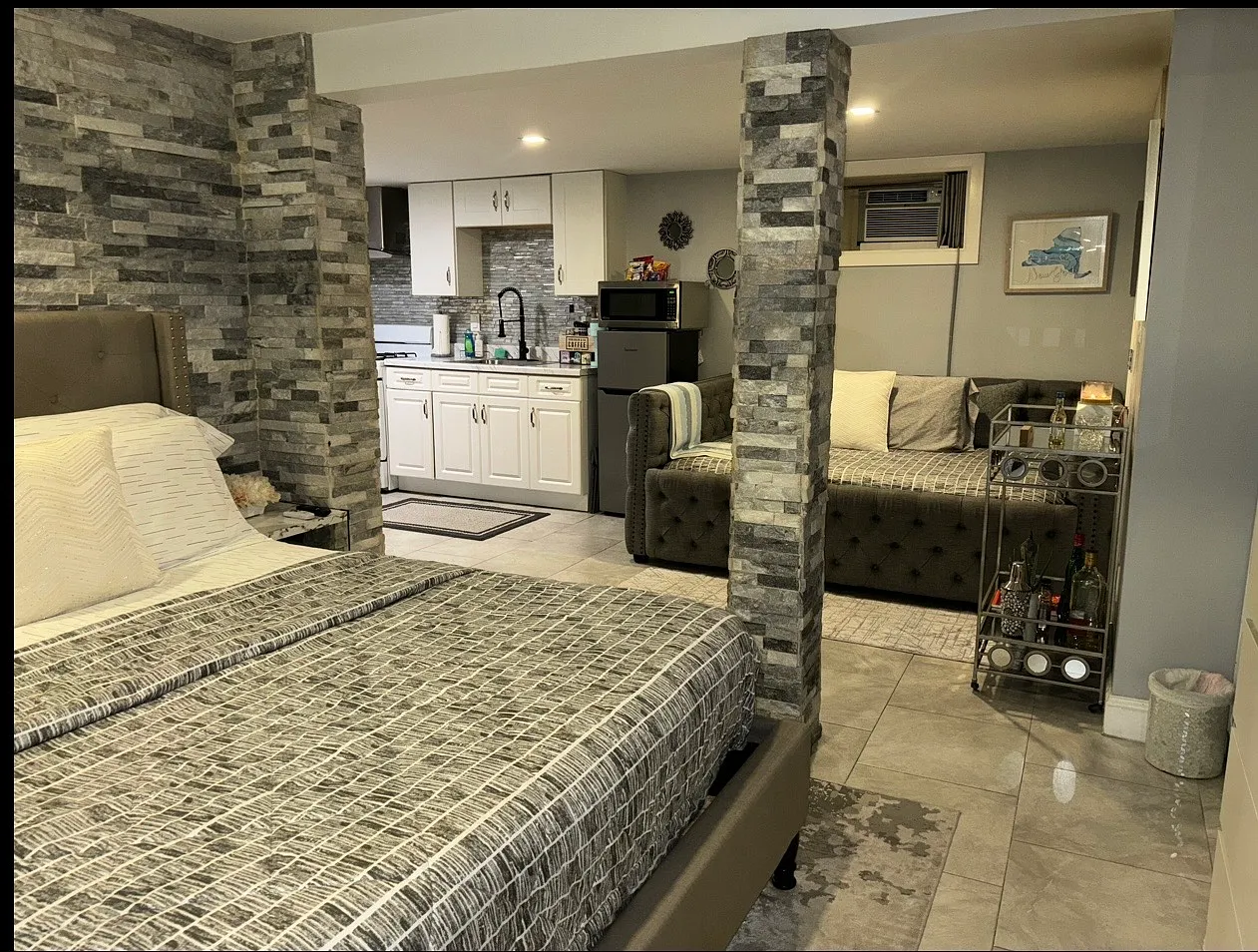 Studio, 750 sqft, $2,225 — Photo 1