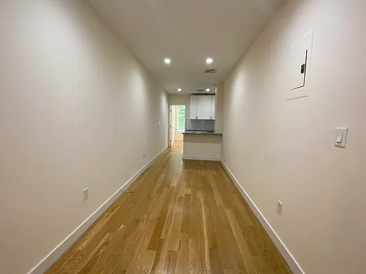 Rented by AZ REALTY NYC LLC | media 3