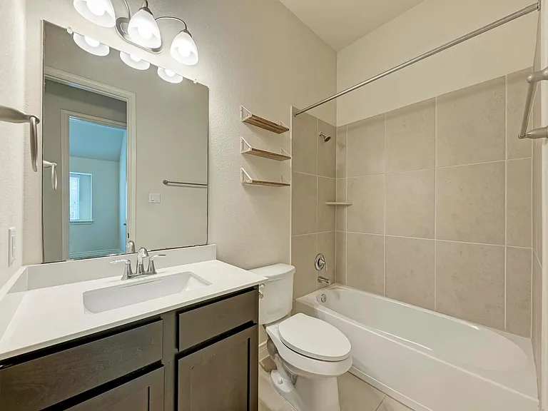 170 Mount Ellen St — Photo 10