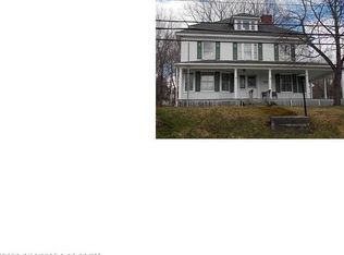 85 Pleasant St, Dexter, ME 04930