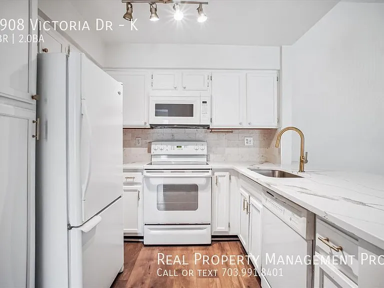 6908 Victoria Dr #K — Photo 10