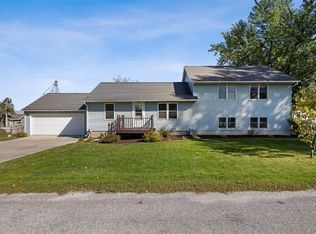 88 3rd Ave, Atkins, IA 52206
