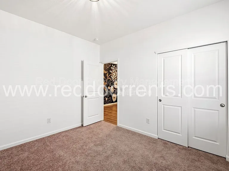 1475 Sabra Way — Photo 13