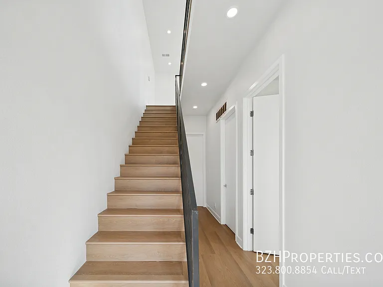 4523 1/2 Saint Elmo Dr — Photo 19