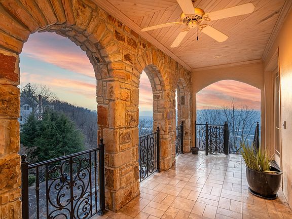 2nd image of 710 W Brow Rd