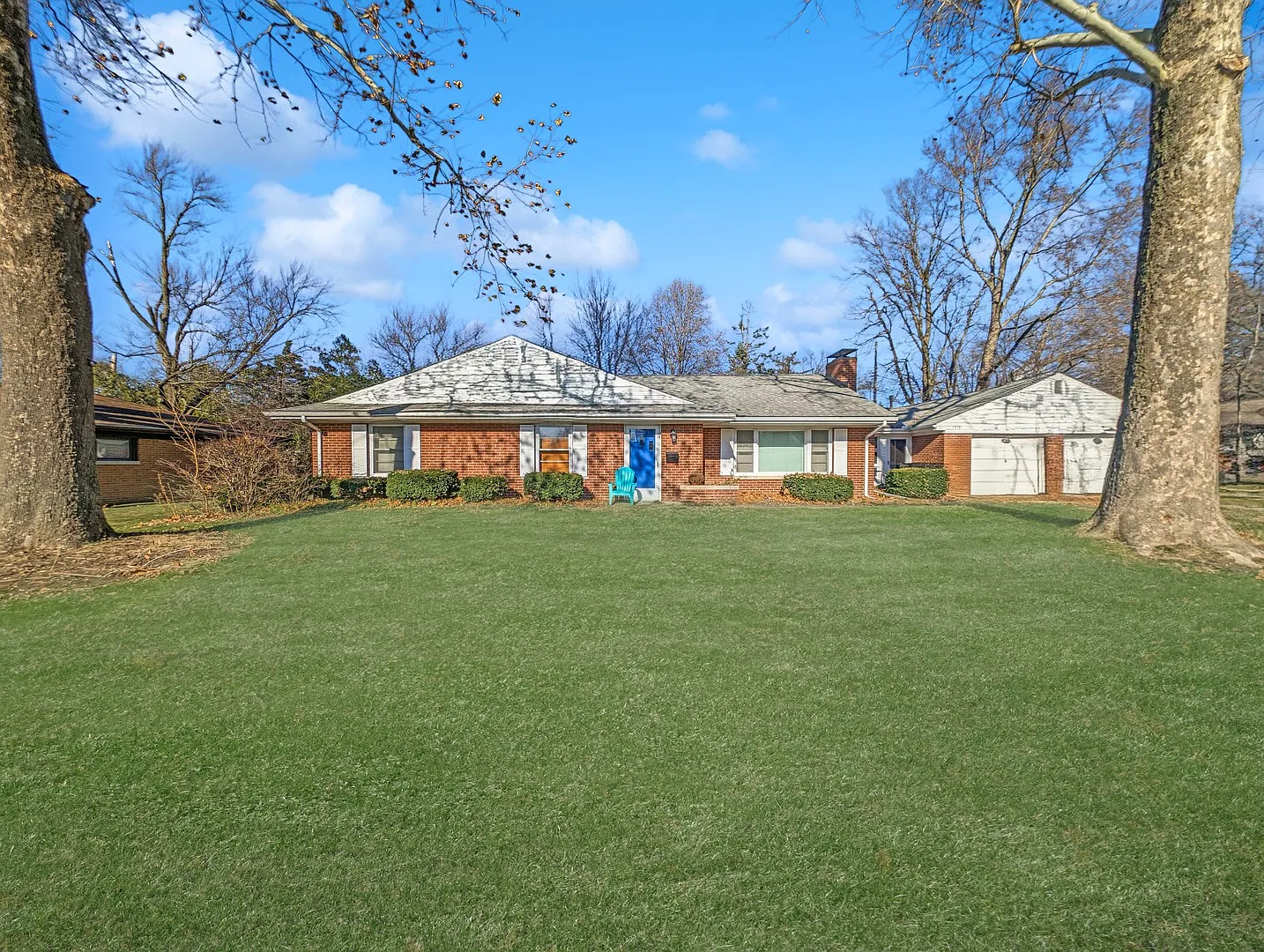 1918 Owens Dr photo 1