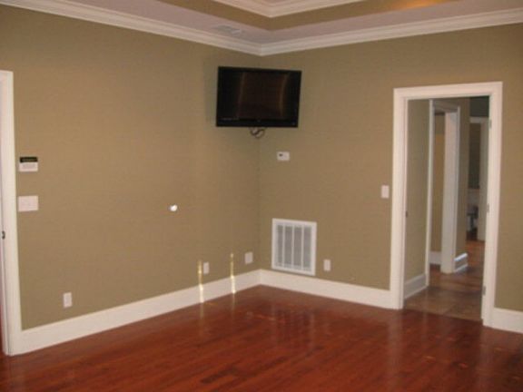 3rd image of 142 Tanglewood Dr
