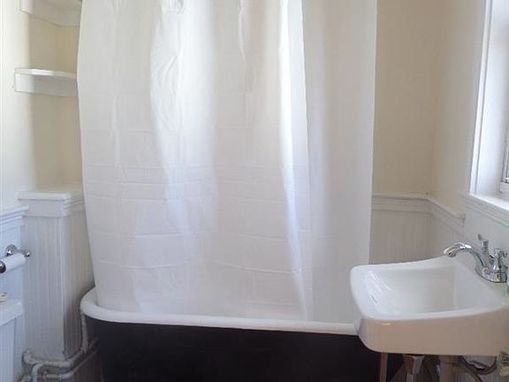 3rd image of 198 Cedar St #3