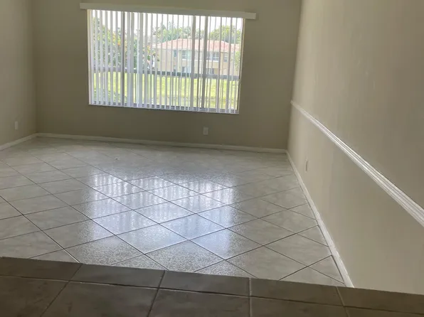 10106 Twin Lakes Dr Floor 4, Pompano Beach, FL 33071