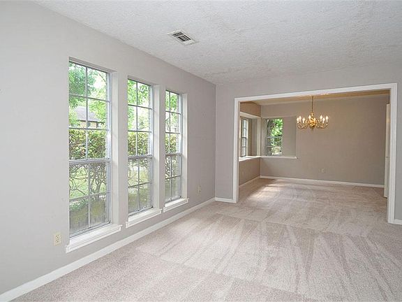 4th image of 3315 Village Oaks Dr