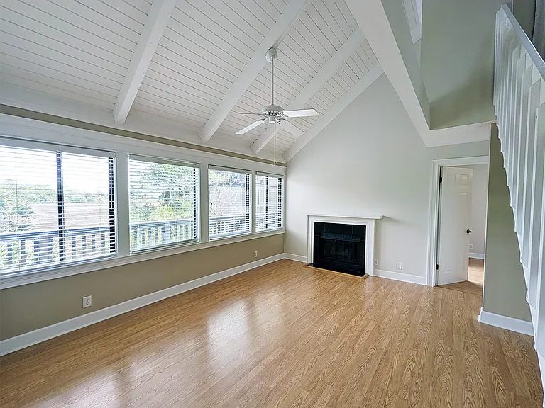 493 Cedar Walk — Photo 6