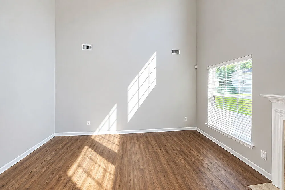 5 bed, 2.5 bath, 2857 sqft, $2,610 — Photo 4