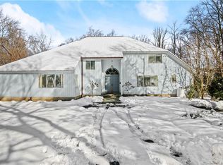 55 Fitch Ln, New Canaan, CT 06840