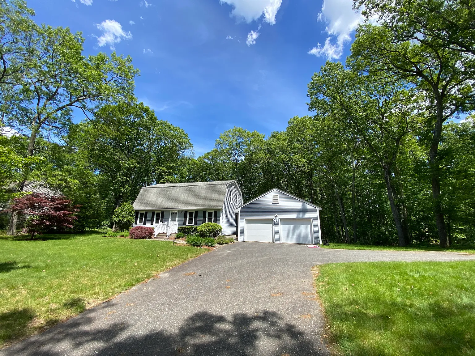 3 bed, 2700 sqft, $4,400 — Photo 2