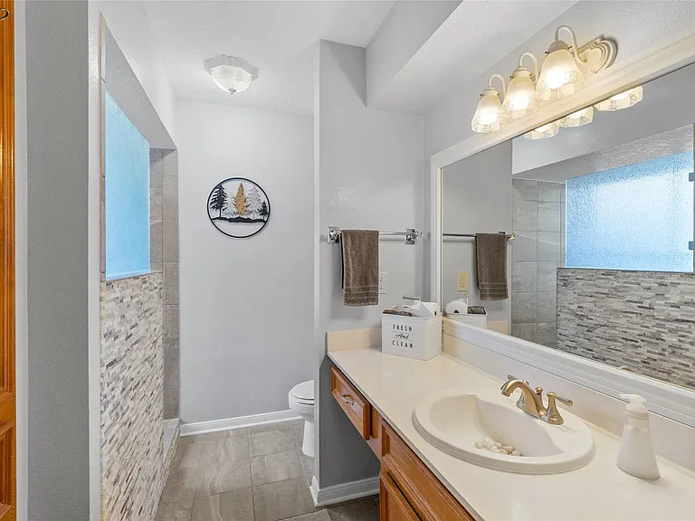 117 E Park Dr — Photo 15