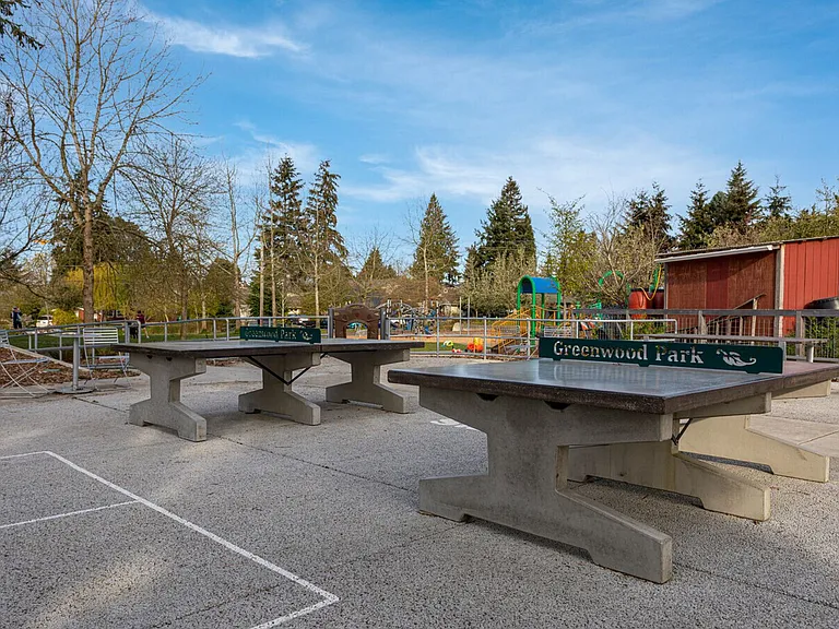 North Greenwood — Photo 14