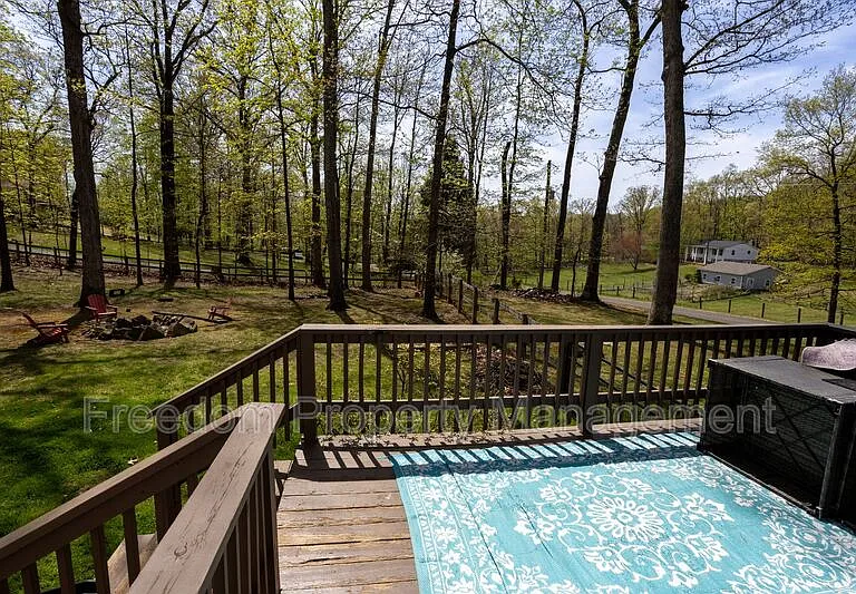 6197 Edwards Dr — Photo 33