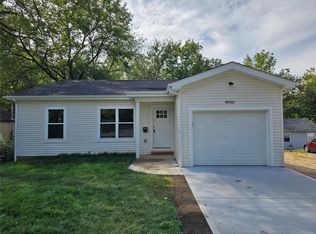 8930 Higginson Dr, Saint Louis, MO