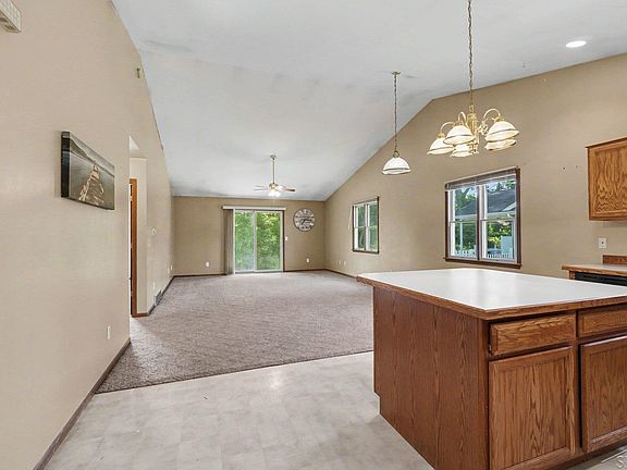 4th image of 3072 Silverwood Dr