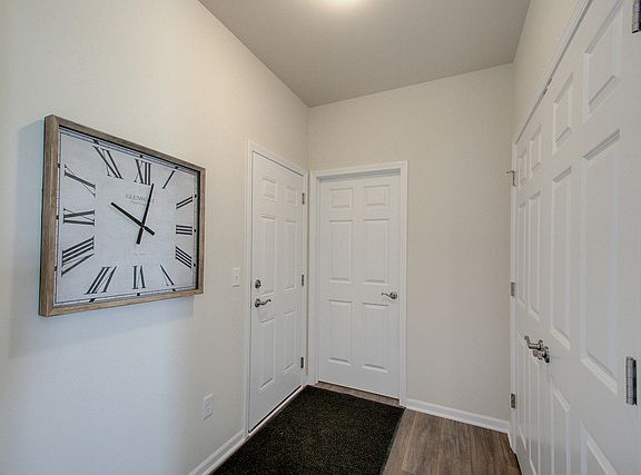 5th image of 115 E Ashton Dr