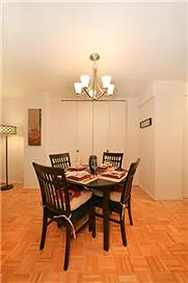 Sold by R New York | media 10