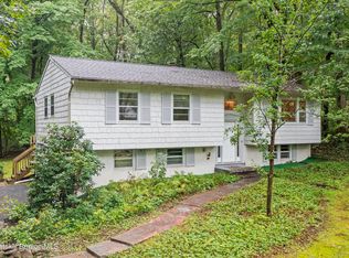 32 Colonial Dr, Red Hook, NY 12571