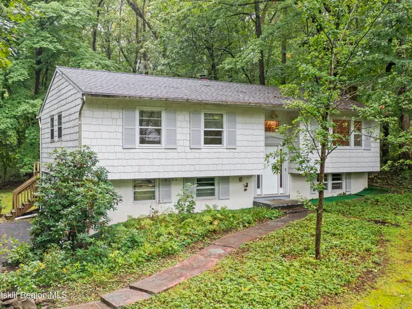 32 Colonial Drive, Red Hook, NY 12571