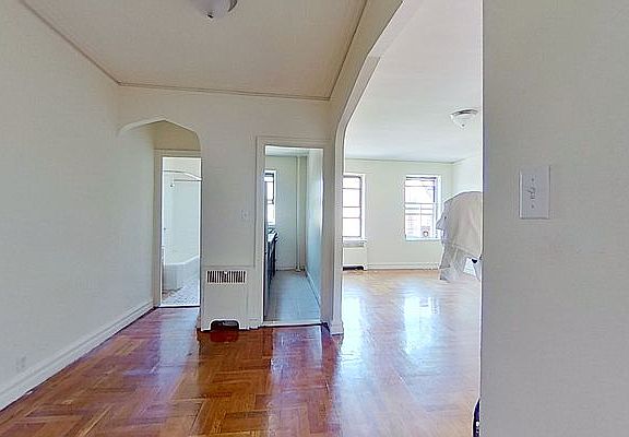 4th image of 145 Seaman Ave APT 5C