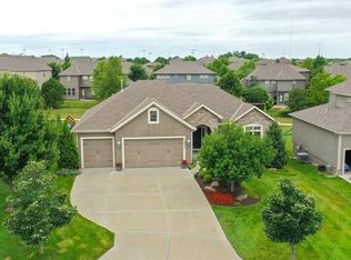 10836 S Millbrook Ln, Olathe, KS 66061