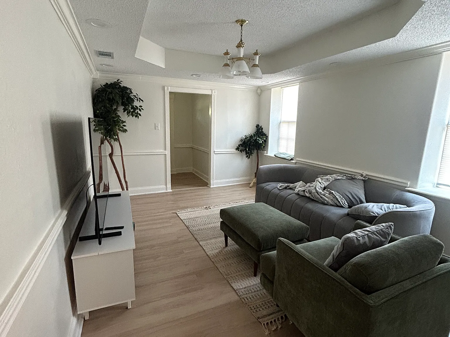 3 bed, 1400 sqft, $850 — Photo 1