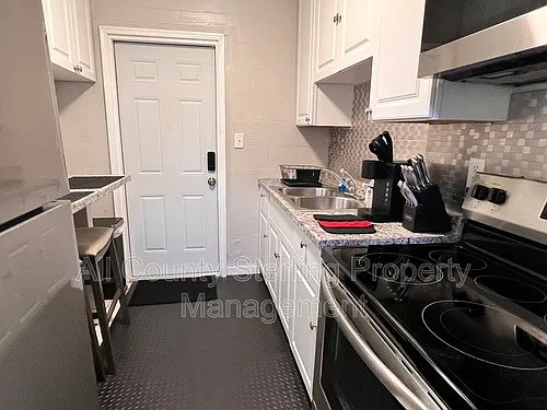 521 SE 14th Ter Photo 1