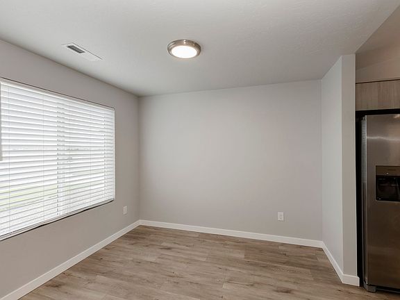 3rd image of 15671 N Exeter Way