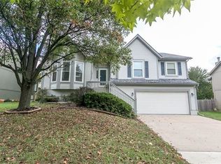 22708 W 49th Ter, Shawnee, KS 66226