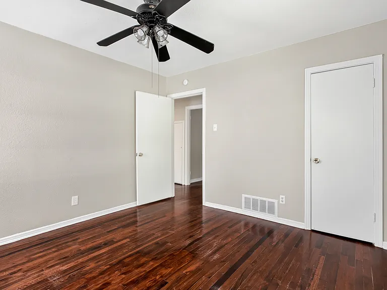 10943 Desdemona Dr — Photo 22